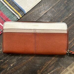 Fossil Tan and Cream Women's Wallet
